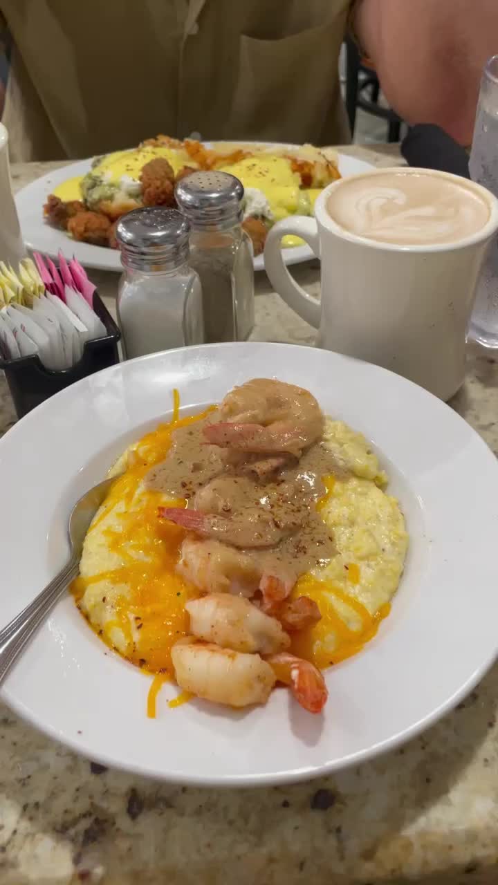 Video review of Café Fleur de Lis