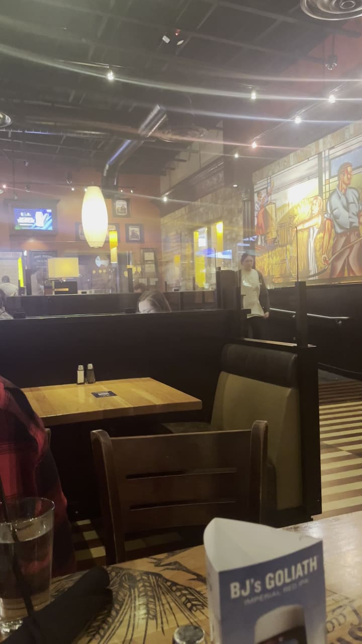 Video review of BJ's Restaurant & Brewhouse