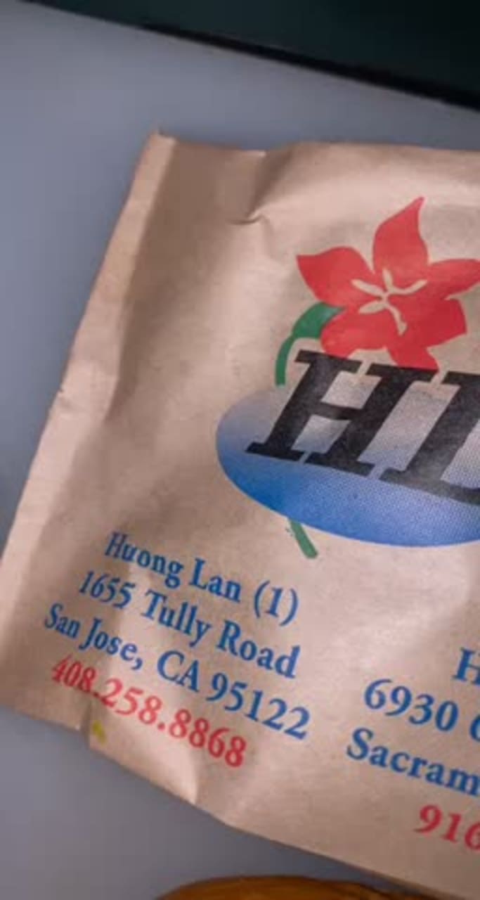 Video review of Huong Lan Sandwich