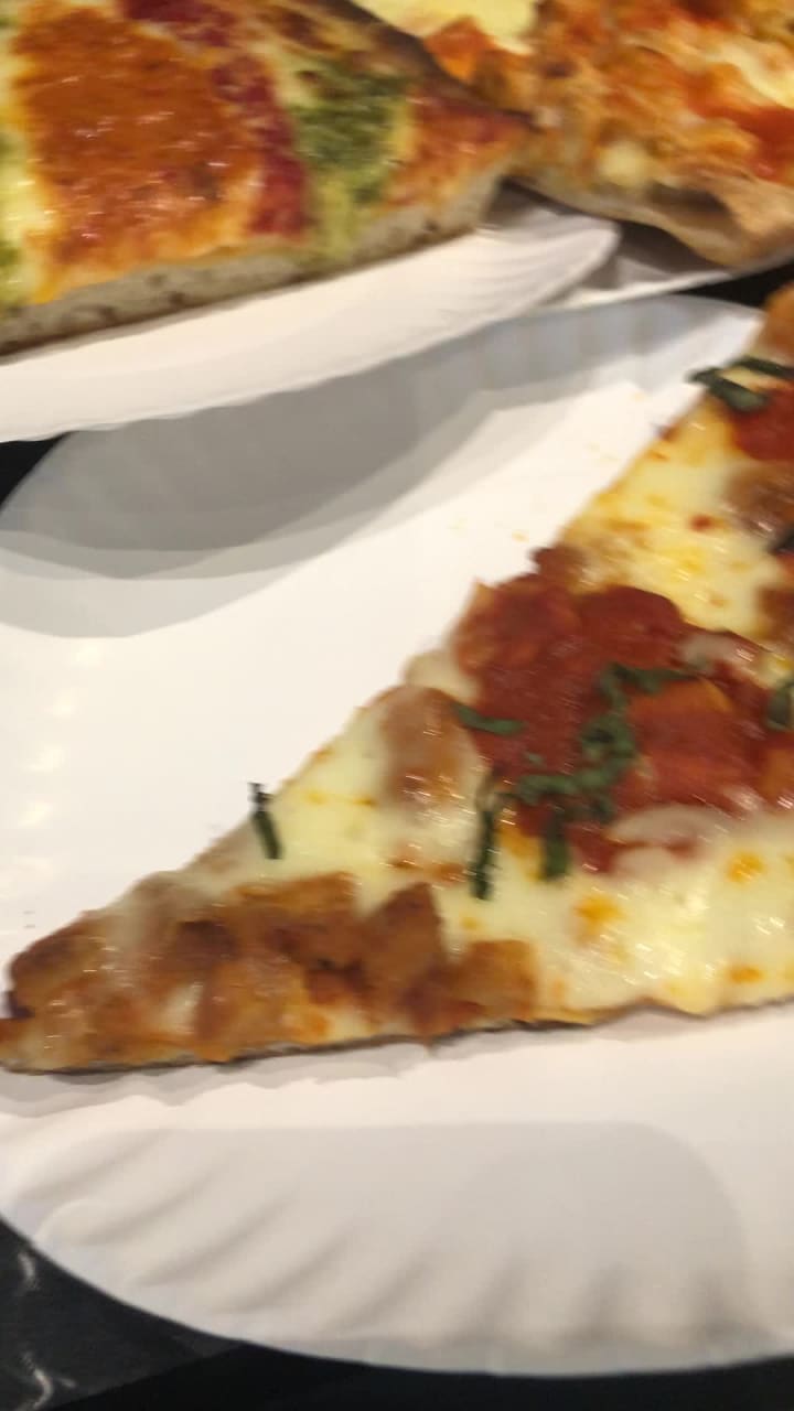 Video review of Krispy Pizza