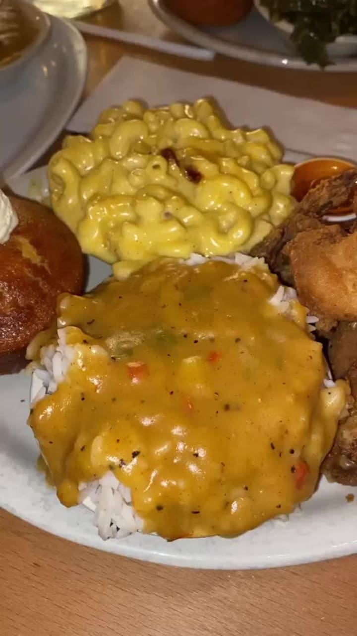 Lo Lo's Chicken and Waffles