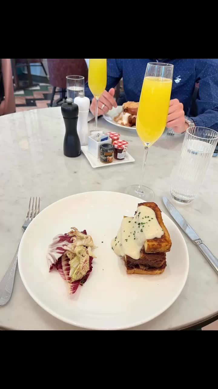 Video review of The George