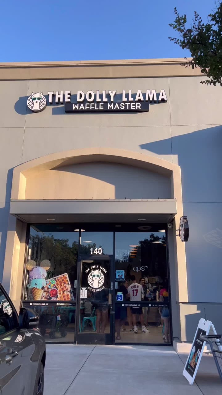 The Dolly Llama