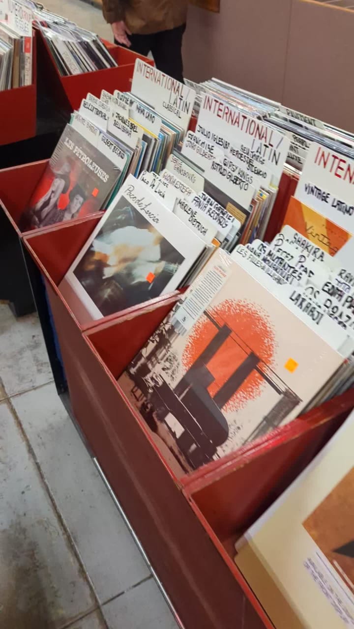 Video review of Lovell's Records & Tapes