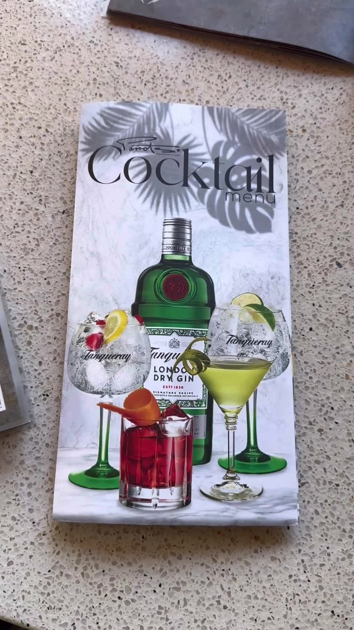 Parrots Coffee Shop & Restaurant