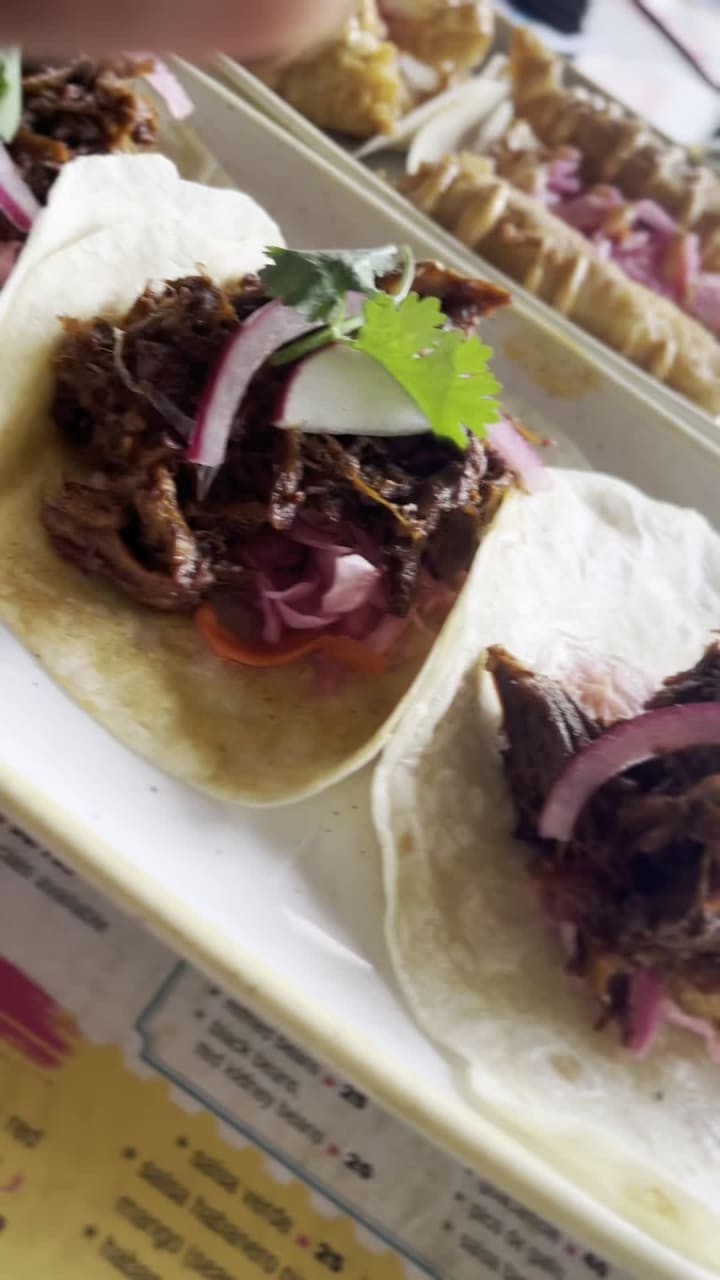 Video review of La Rosa