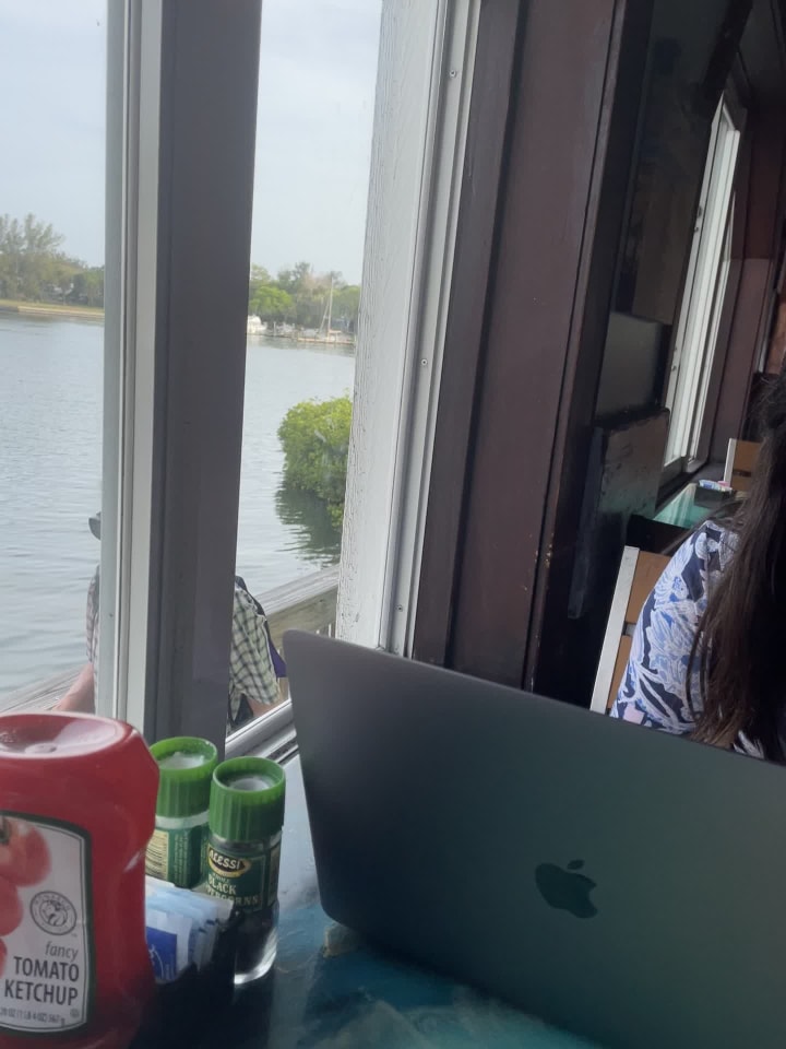 Boatyard Waterfront Bar & Grill