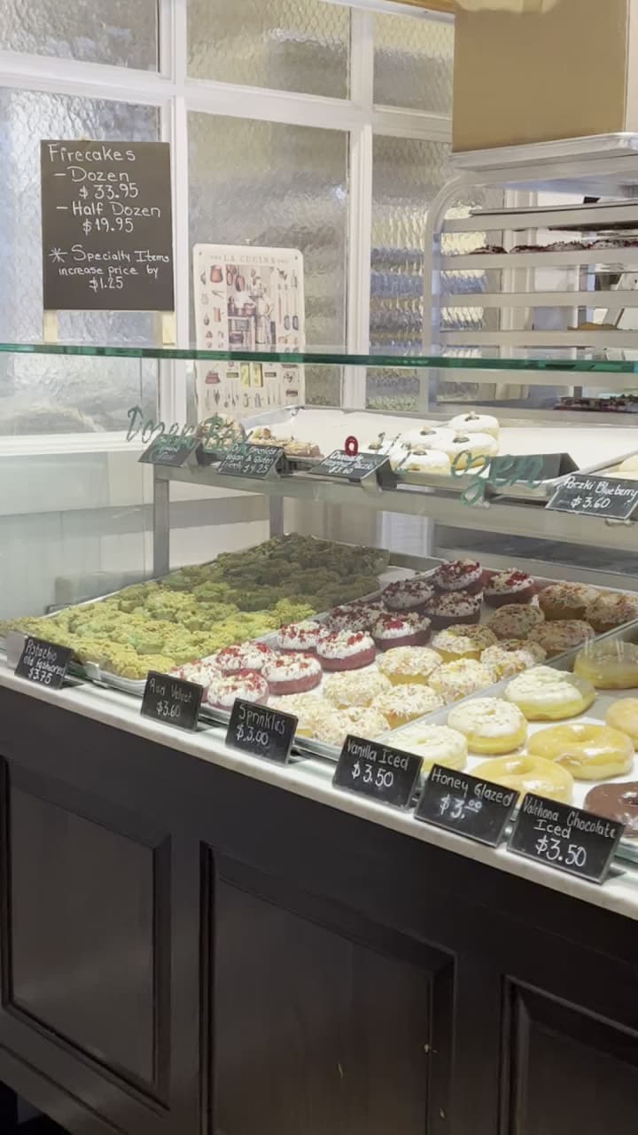 Video review of Firecakes Donuts