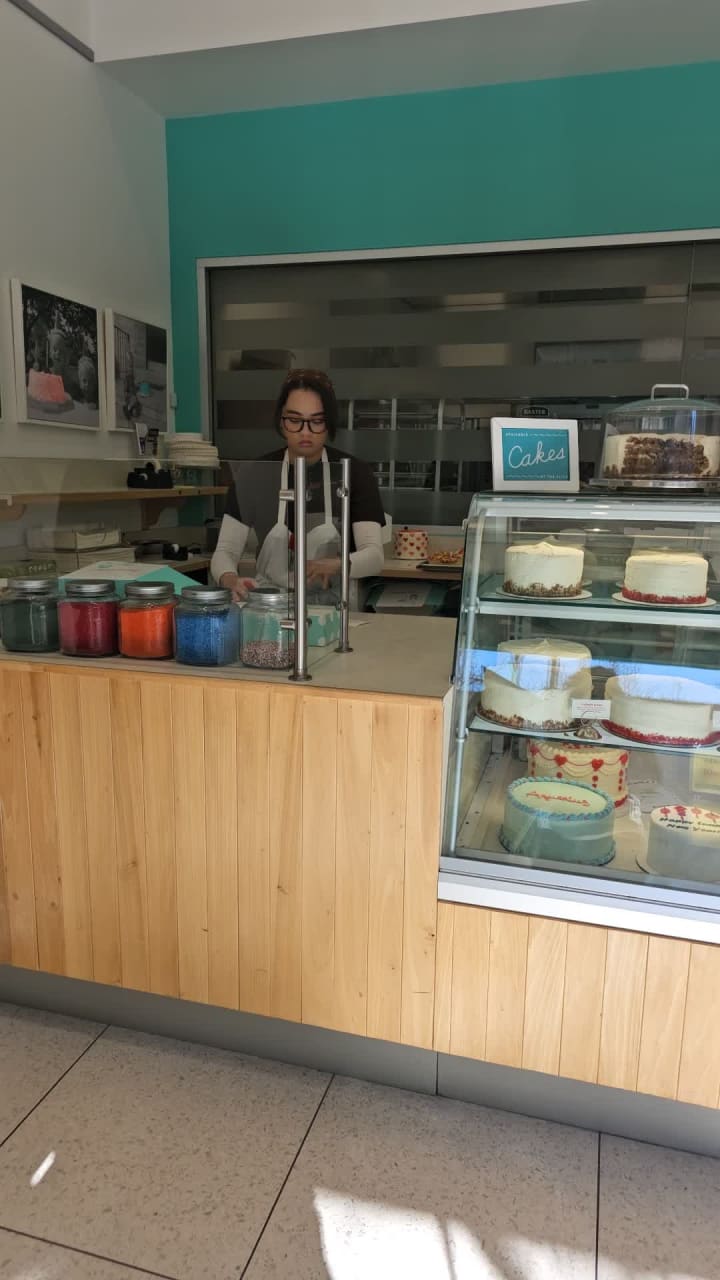 Video review of SusieCakes