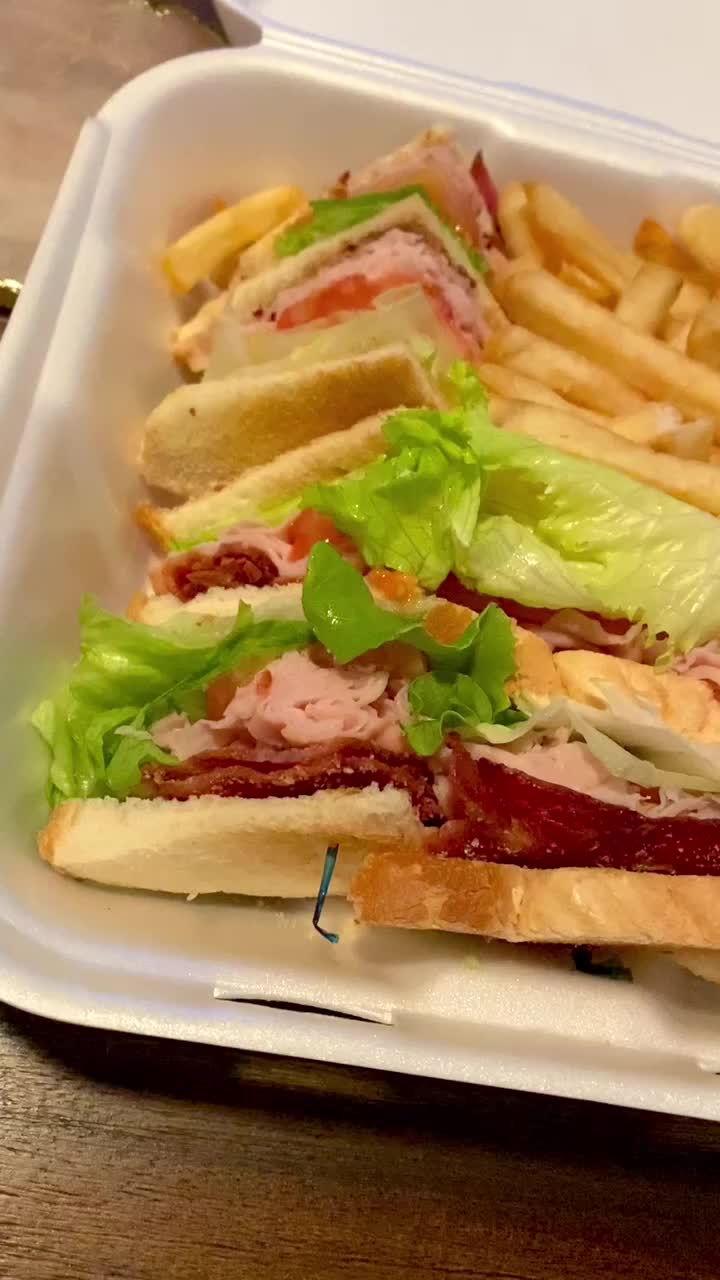 Charlie Brown's Bar & Grill