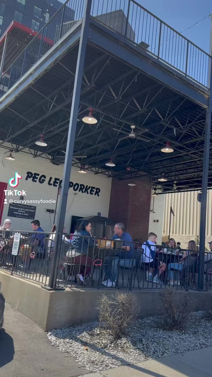 Video review of Peg Leg Porker