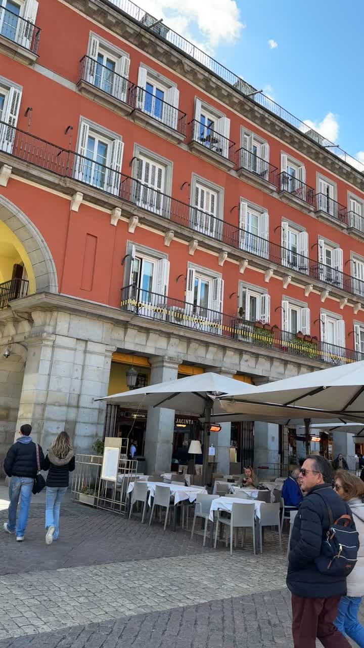 Video review of Plaza Mayor