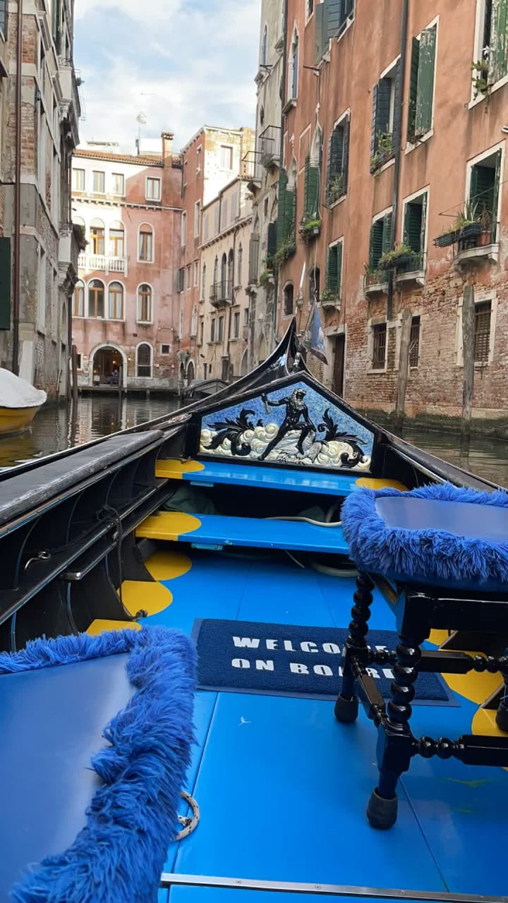 Venice Gondola Tour