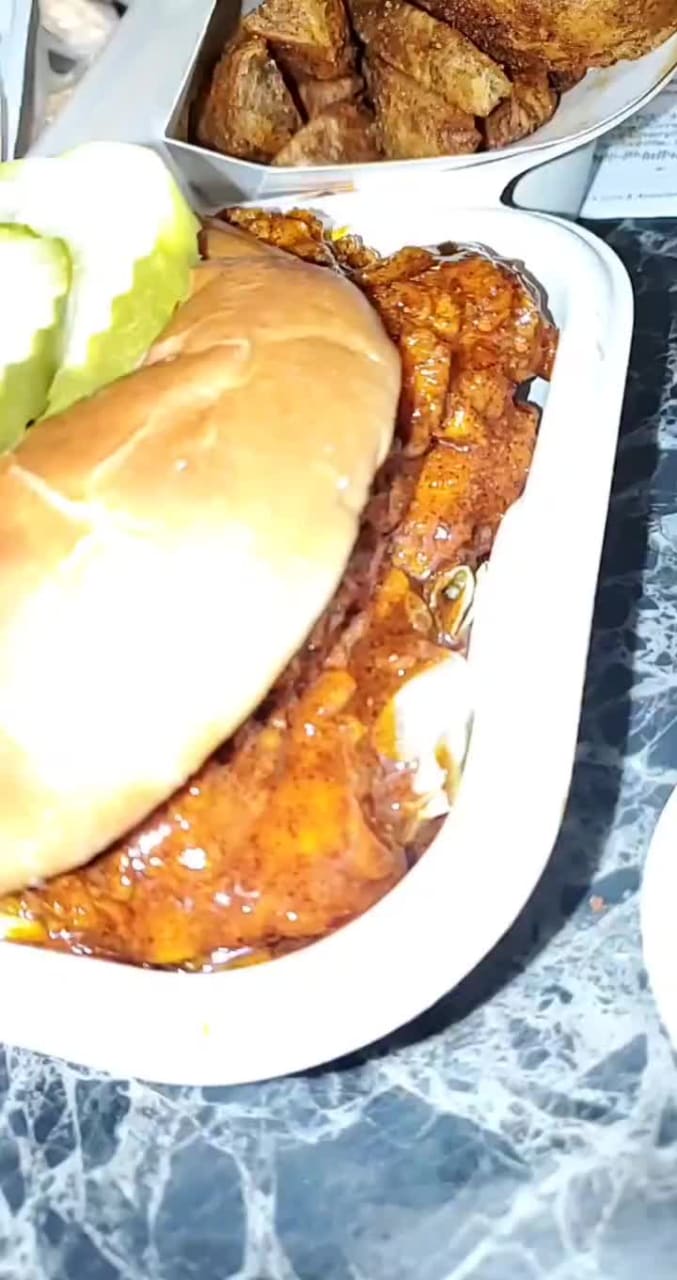 Video review of Royals Hot Chicken