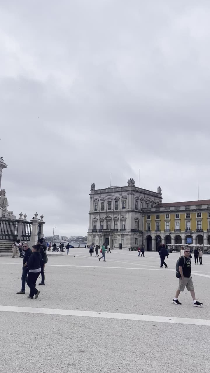 Video review of Praça do Comércio