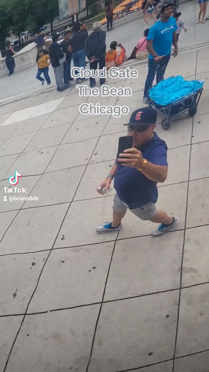 Video review of Cloud Gate