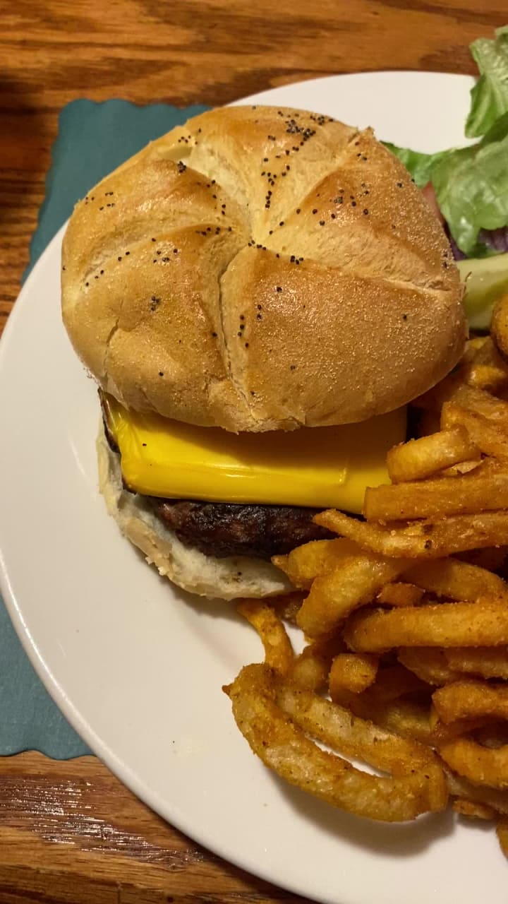 Video review of Kelly's Corner Tavern