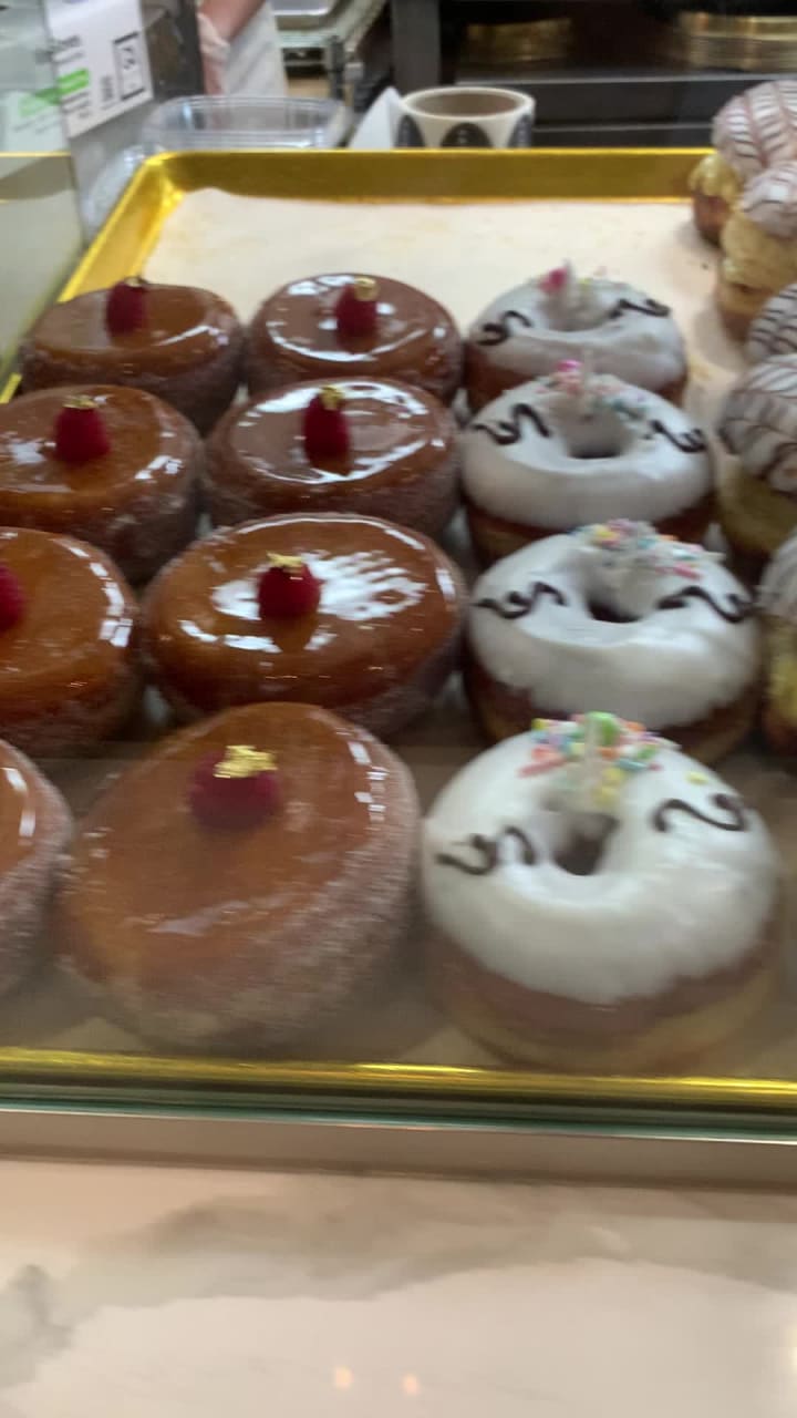 Saint Honoré Doughnuts & Beignets