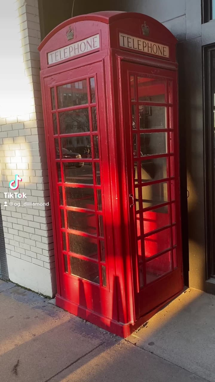 Video review of Red Phone Booth