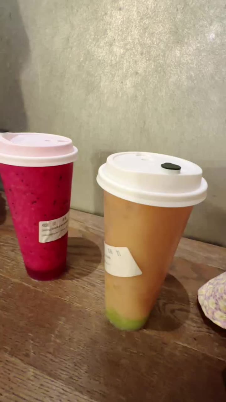 Video review of Debutea