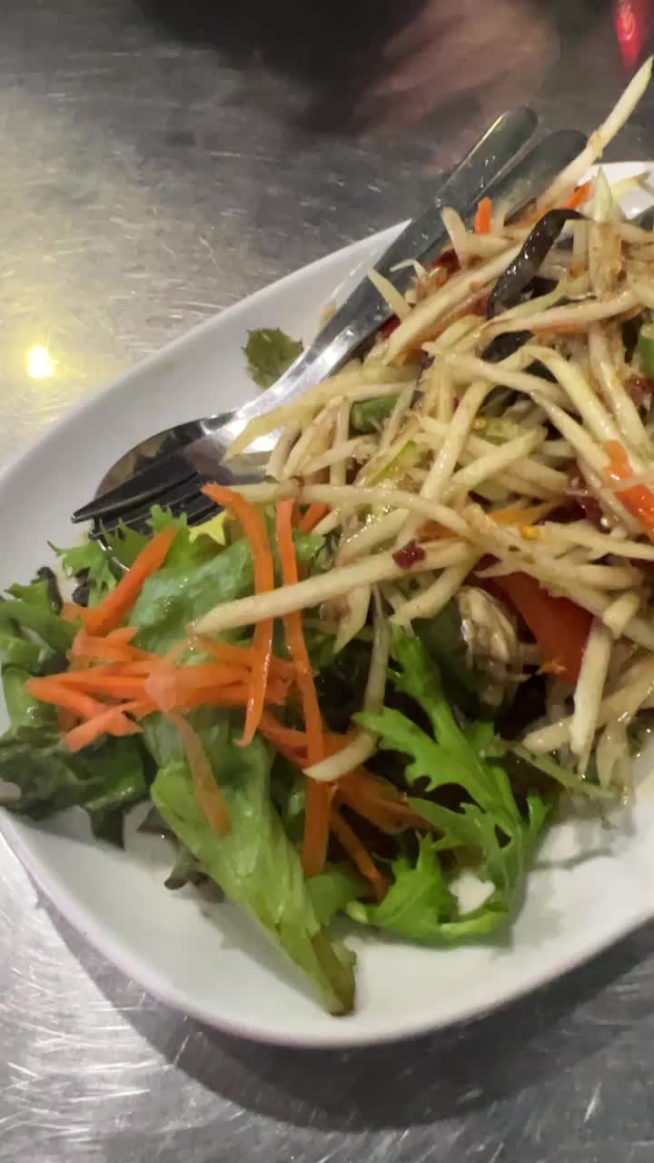 Show Neua Thai Street Food