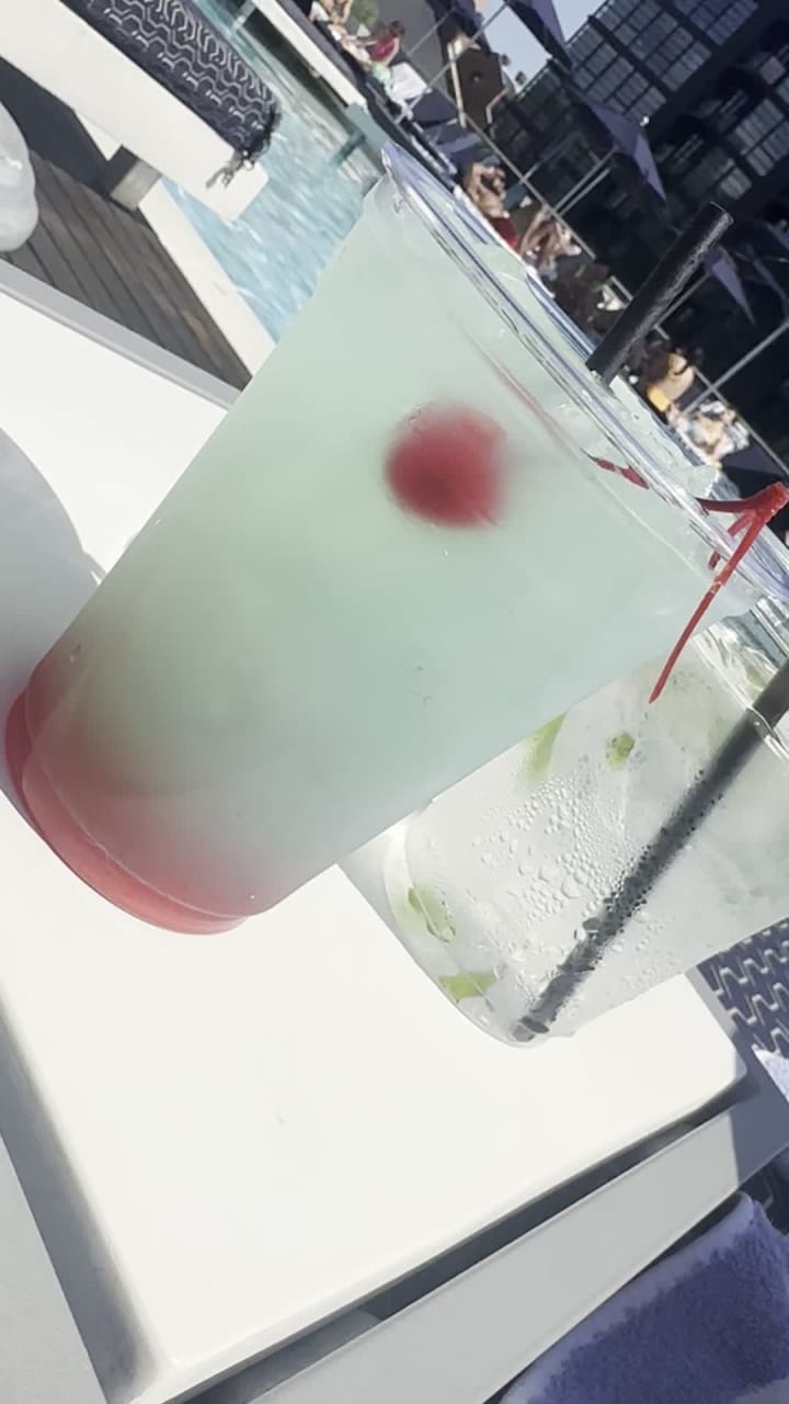 Penthouse Pool & Lounge