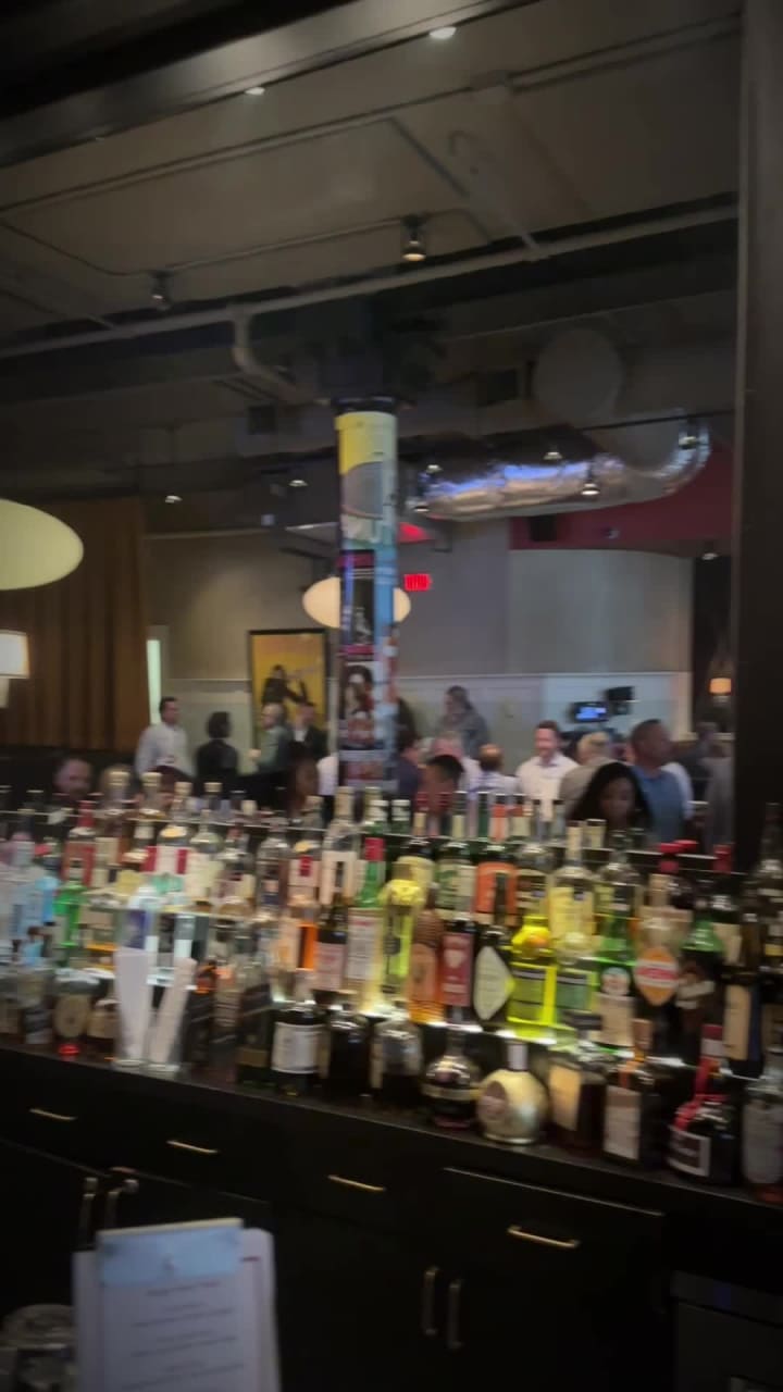 Video review of Trumbull Kitchen