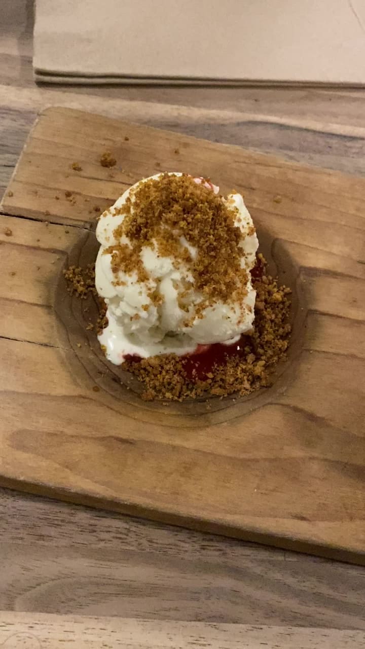 Hot Cakes Molten Chocolate Cakery