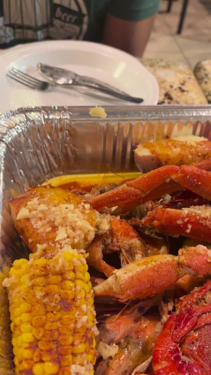 LA Boiling Seafood Crab & Crawfish