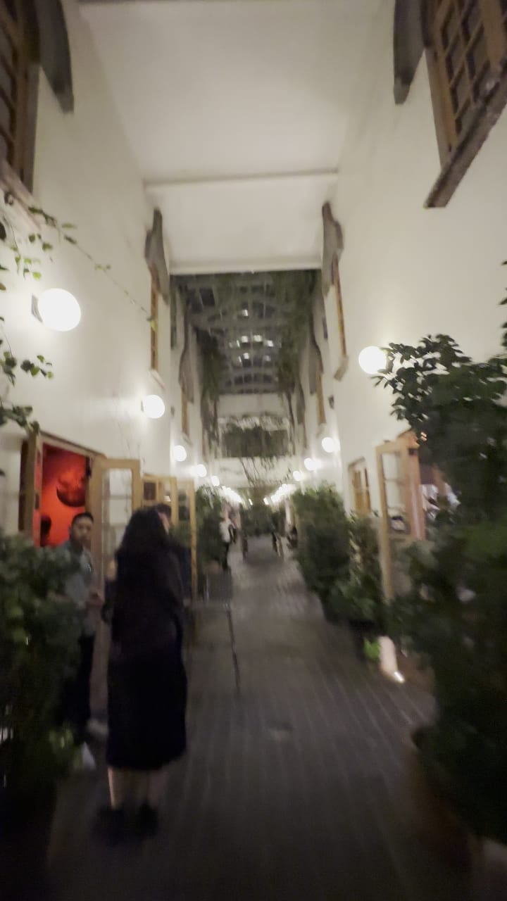 Video review of Cafe De Nadie