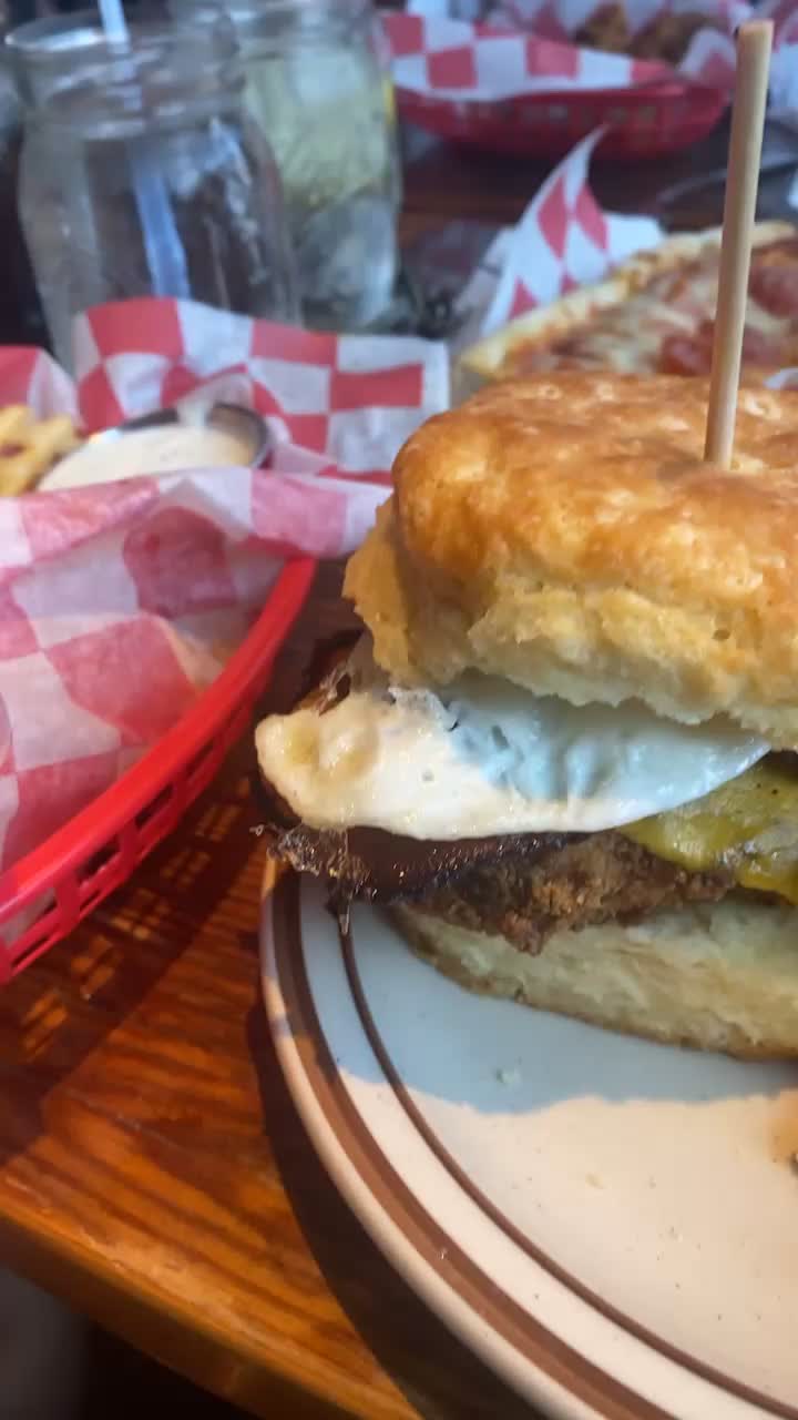 Video review of Fat Sully's Pizza