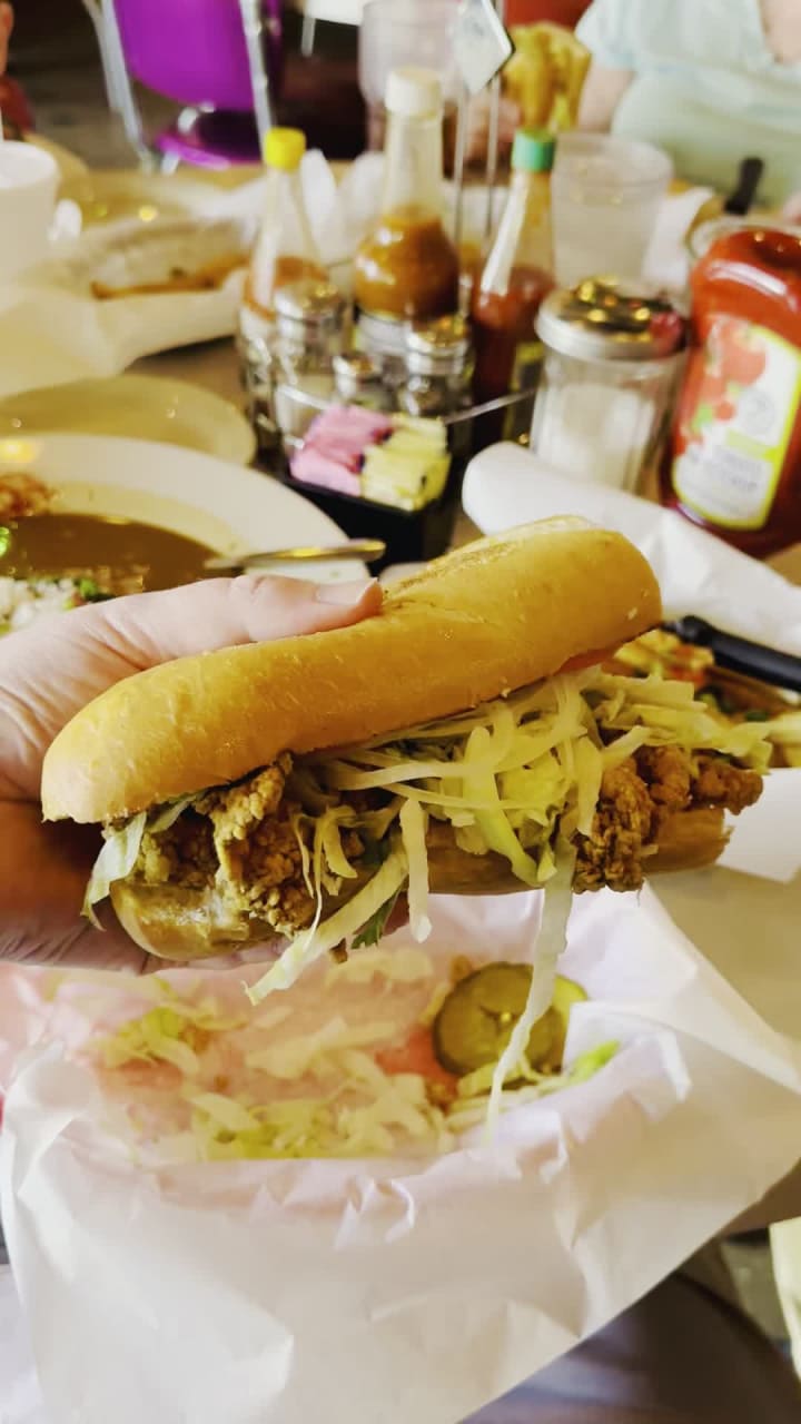 Video review of Evangeline Café