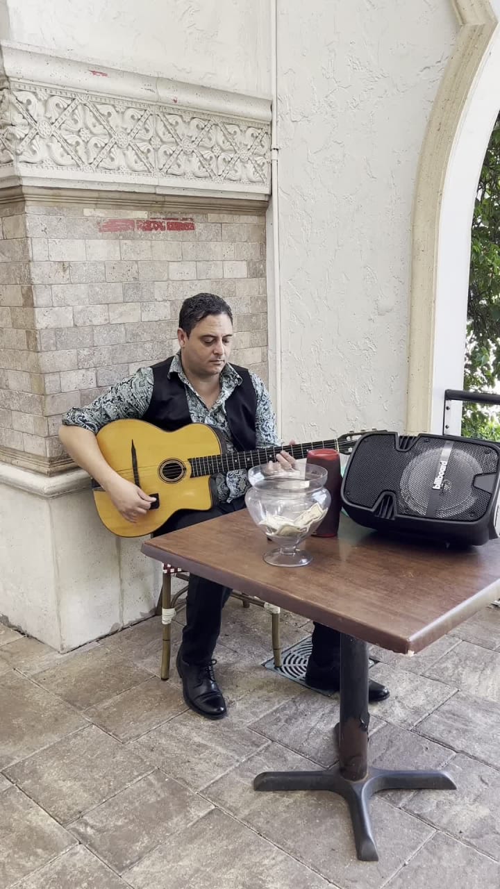 Video review of Saquella Cafe