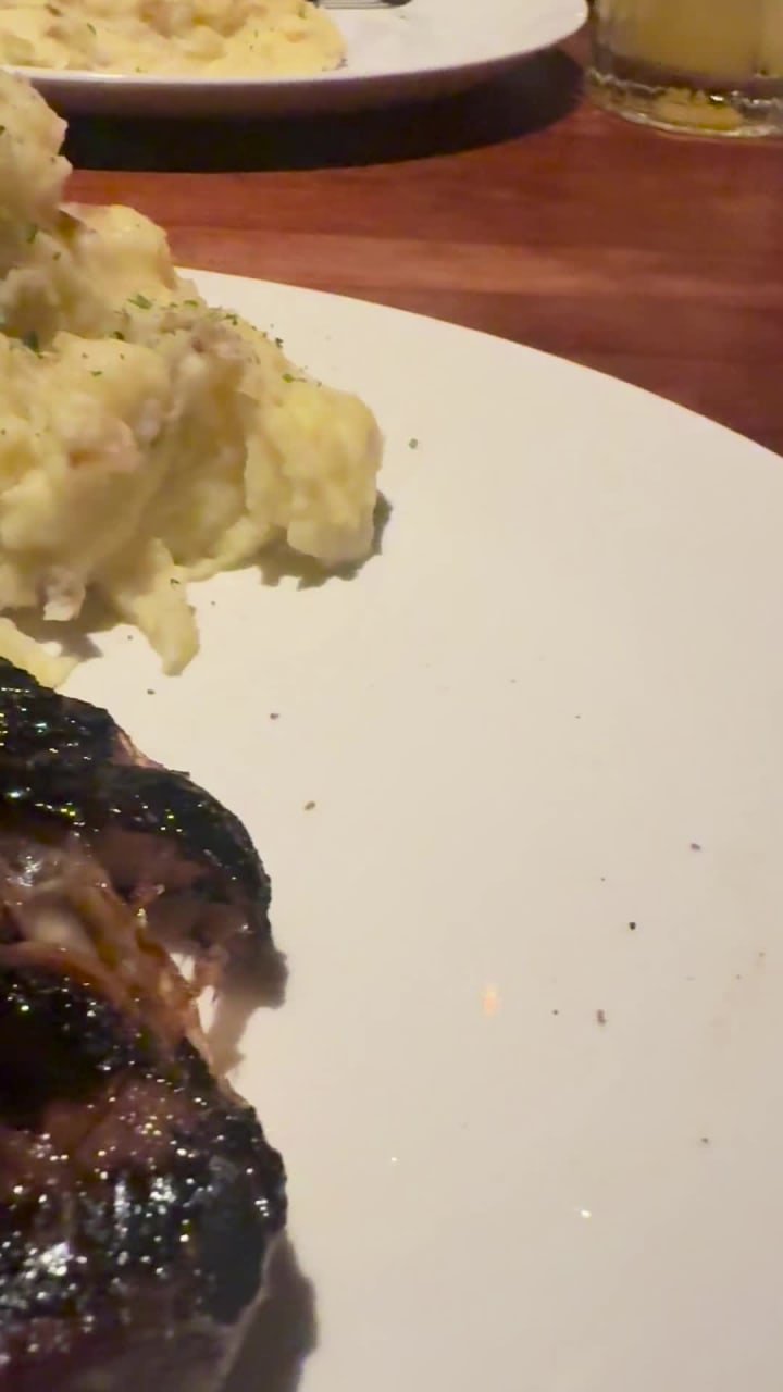 Video review of J Alexander's Restaurant