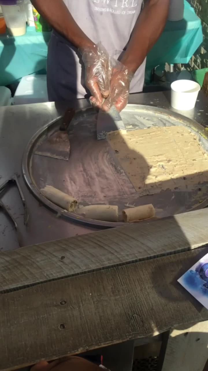 Swirl Smashed and Rolled Ice Cream