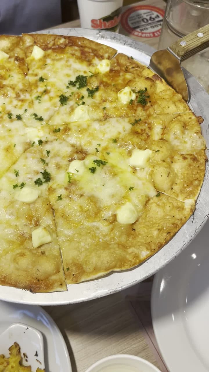 Shakey’s (Shakey's)