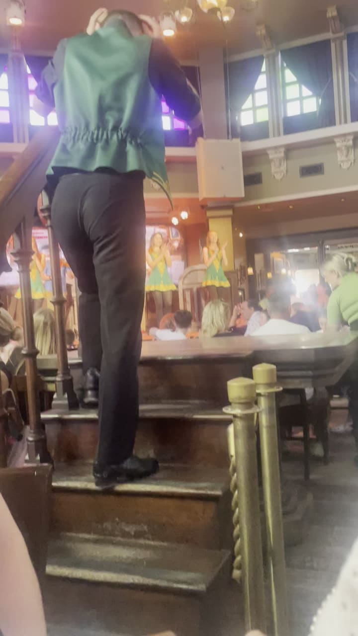 Video review of Raglan Road Irish Pub