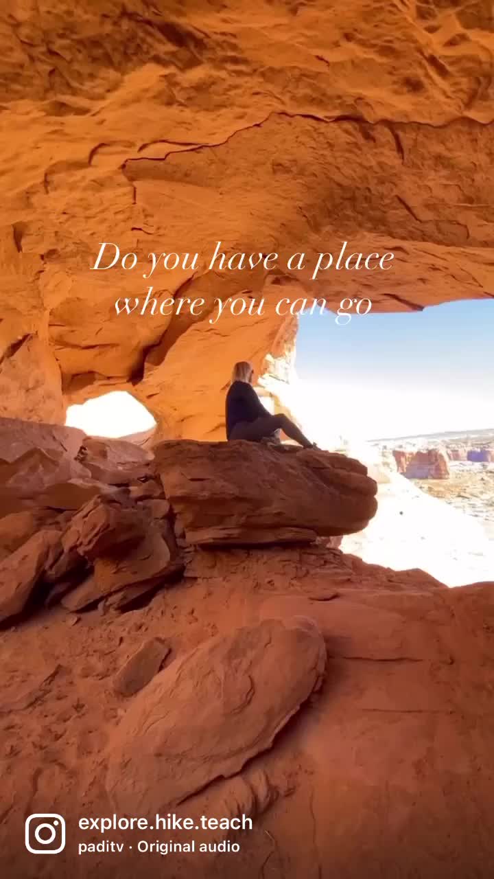 Colonnade Arch Trailhead