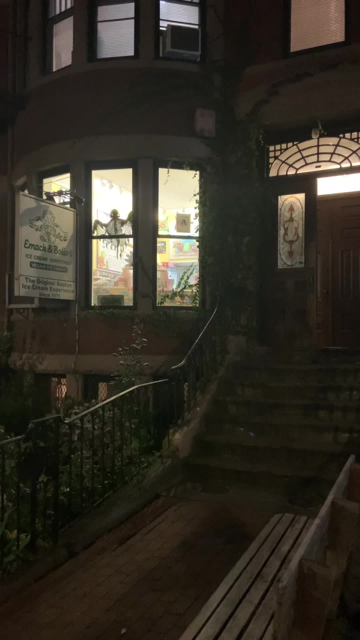 Video review of Emack & Bolio's Ice Cream