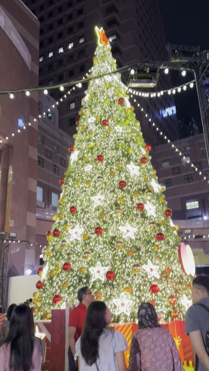 Video review of Takashimaya S.C.