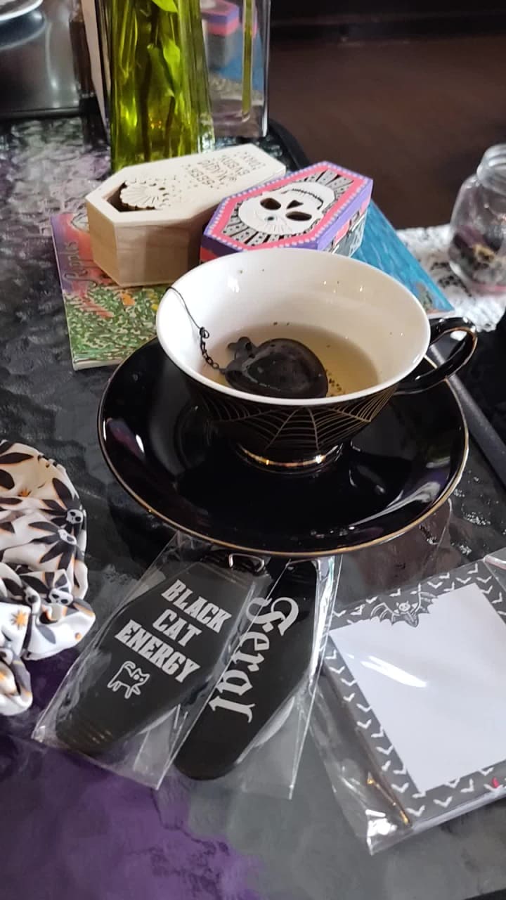 Bella Bathory rest in tea