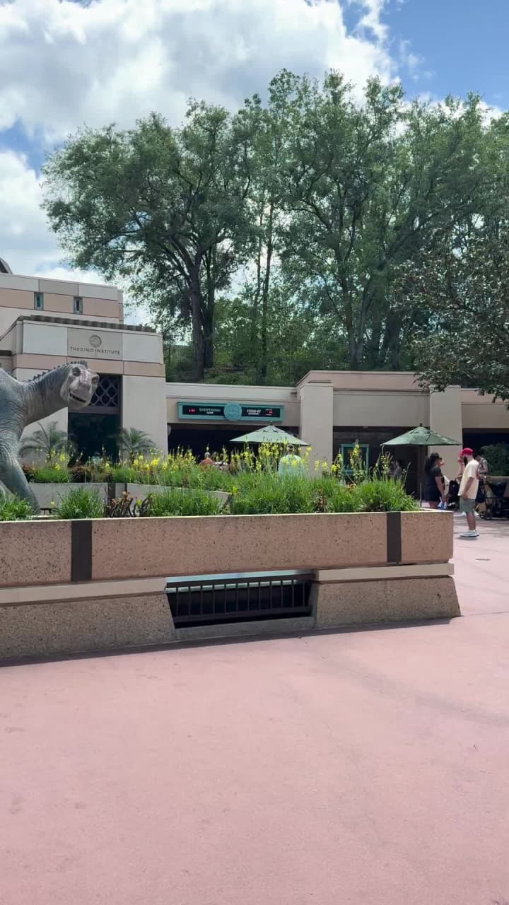 Video review of Dinosaur