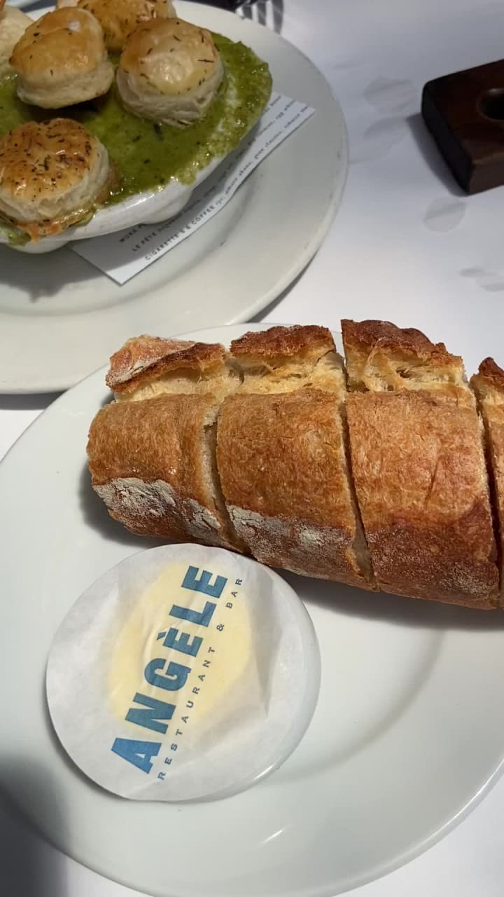 Angele Restaurant & Bar