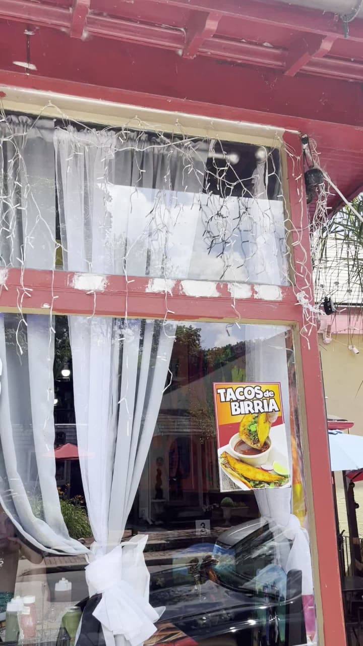 El Guajillo Mexican Restaurant