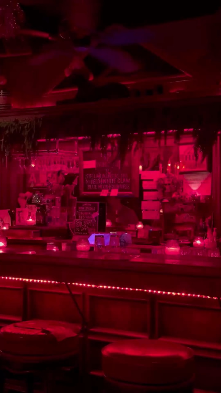 Video review of Burgundy Room