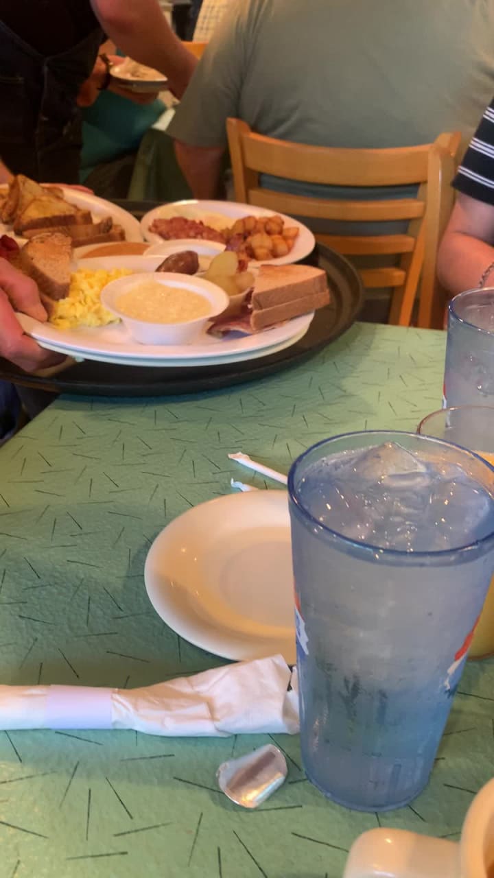 Video review of State Farmers Market Restaurant