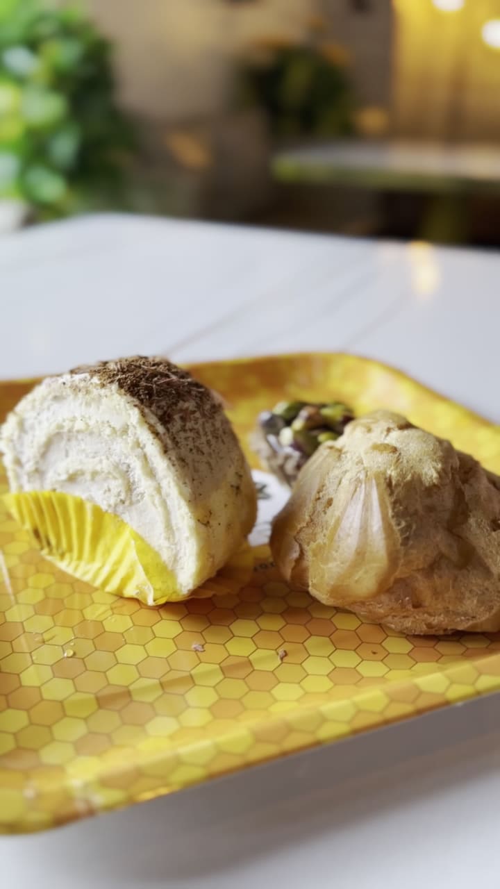 Kandoo Cafe & Custom Cakes