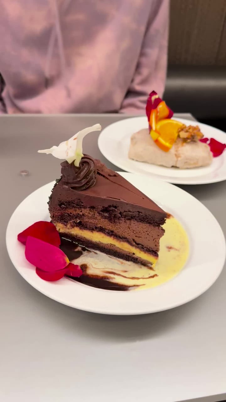 Video review of Extraordinary Desserts