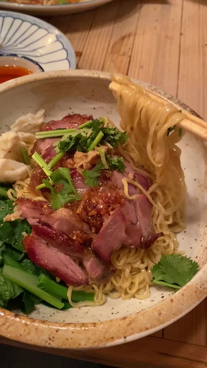 Video review of Pure Thai Cookhouse