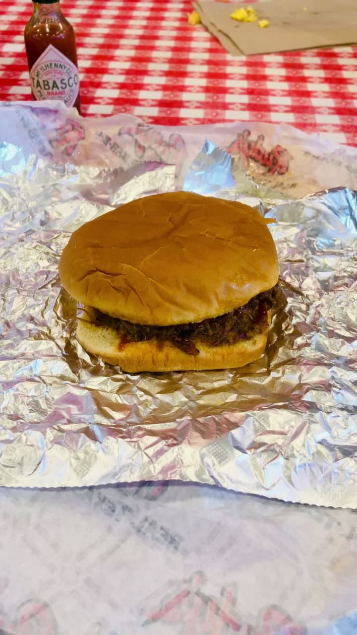 Video review of Rudy's "Country Store" and Bar-B-Q